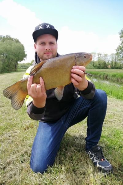Tobias Schwirk mit Schleie