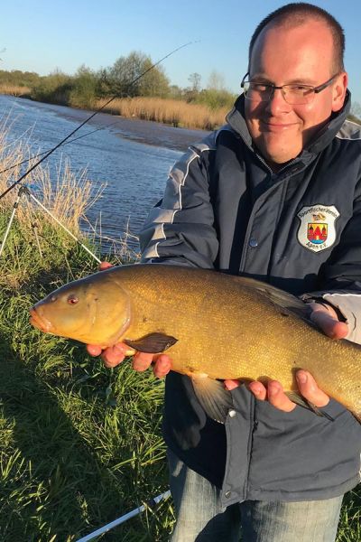 Jörn Krieger mit Schleie