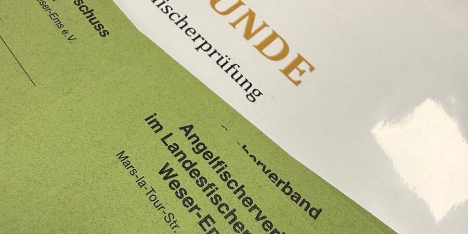Der Sportfischer-Verein Apen e.V. bietet ab dem 1. September 2026 wieder einen Vorbereitungskurs zur Fischerprüfung in Präsenz und/oder online an