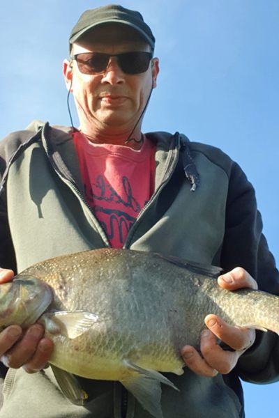 Jens Witthus mit Brassen