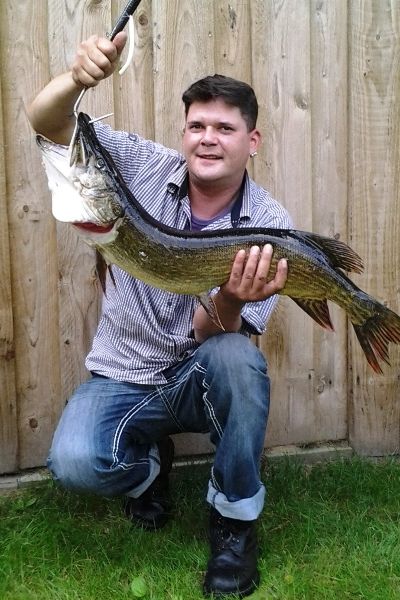 Lutz Schakowski, Hecht